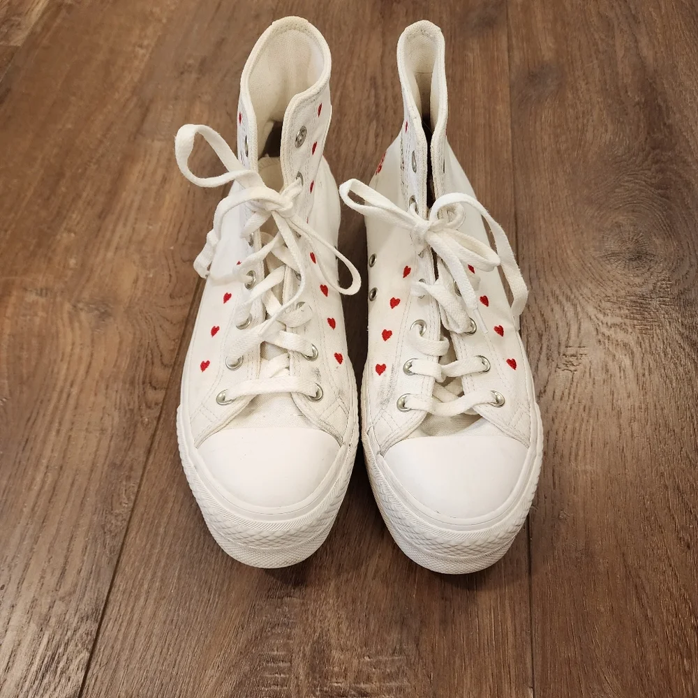Converse Chuck Taylor All Star Platform Valentine's Day Hearts Hi Rise size 10